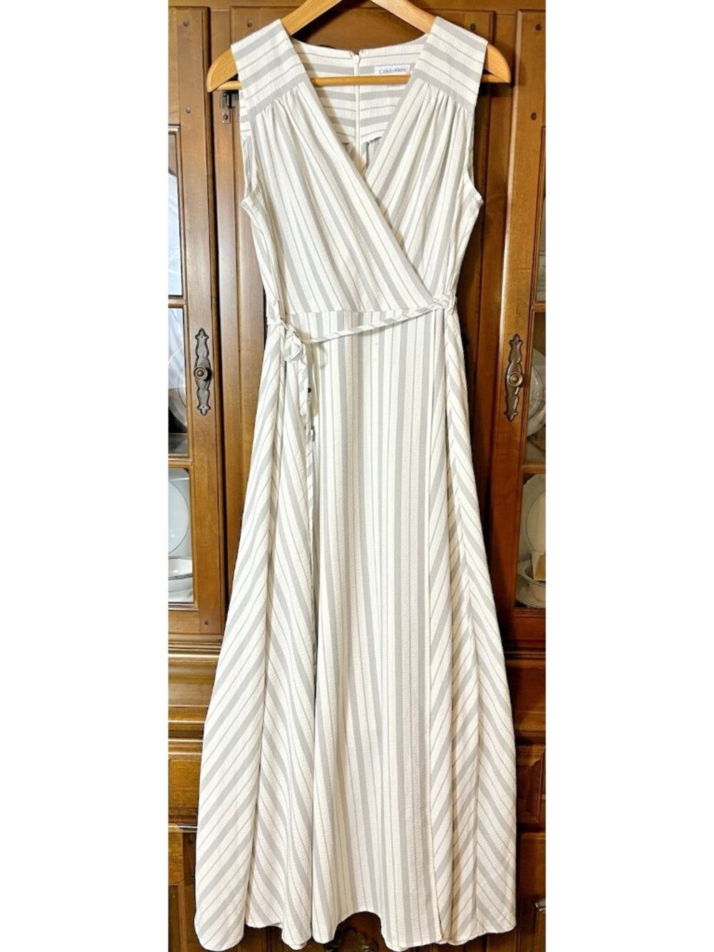 Calvin Klein Faux Wrap Dress Sz 8 White Gray Striped Neutral Capsule Classy